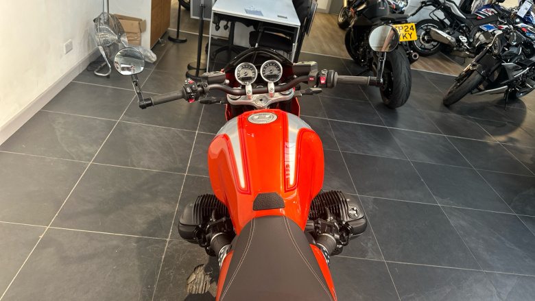 BMW R12 (24MY)